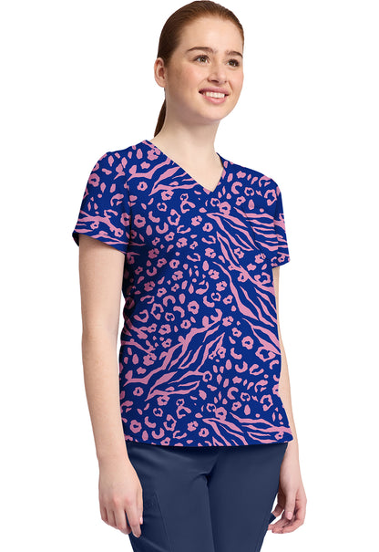 Blusa médica de cuello en V con estampado Med Couture en dos tonos MC632 TTSN