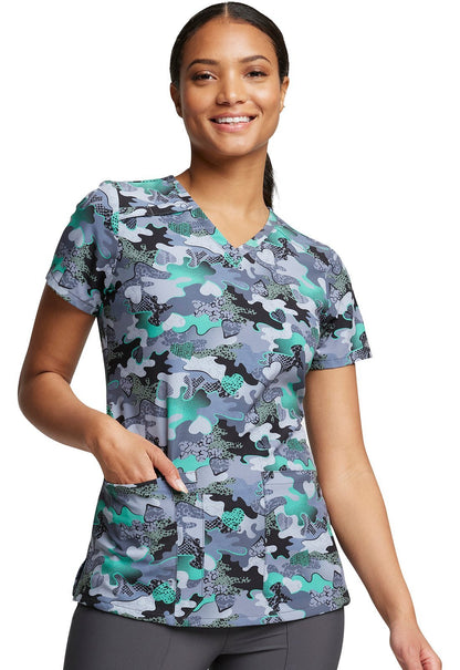 Heart Camo Dickies Print V Neck Scrub Top DK616 TGLV - Scrubs Select
