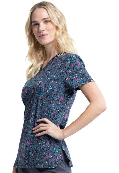 Abstract Print V Neck Scrub Top CK634 SKYS - Scrubs Select