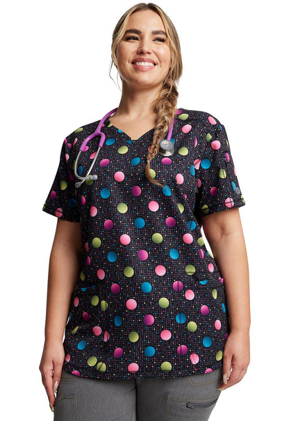 Dot's Dickies Dynamix Print V Neck Scrub Top DK731 DTPN - Scrubs Select