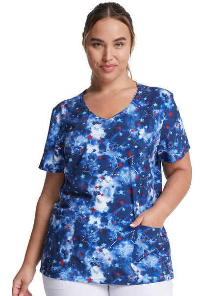 USA Stars Dickies EDS Print V Neck Scrub Top DK852 AMSR - Scrubs Select